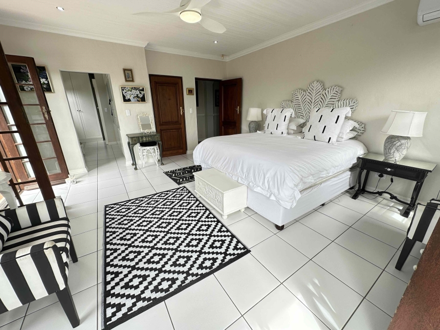 6 Bedroom Property for Sale in Kingfisher Creek Western Cape